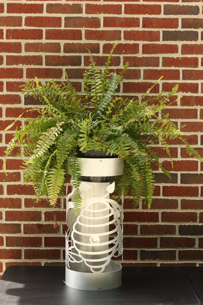 Beehive Planter Stand – Metal Flower Pot Holder for Garden Décor